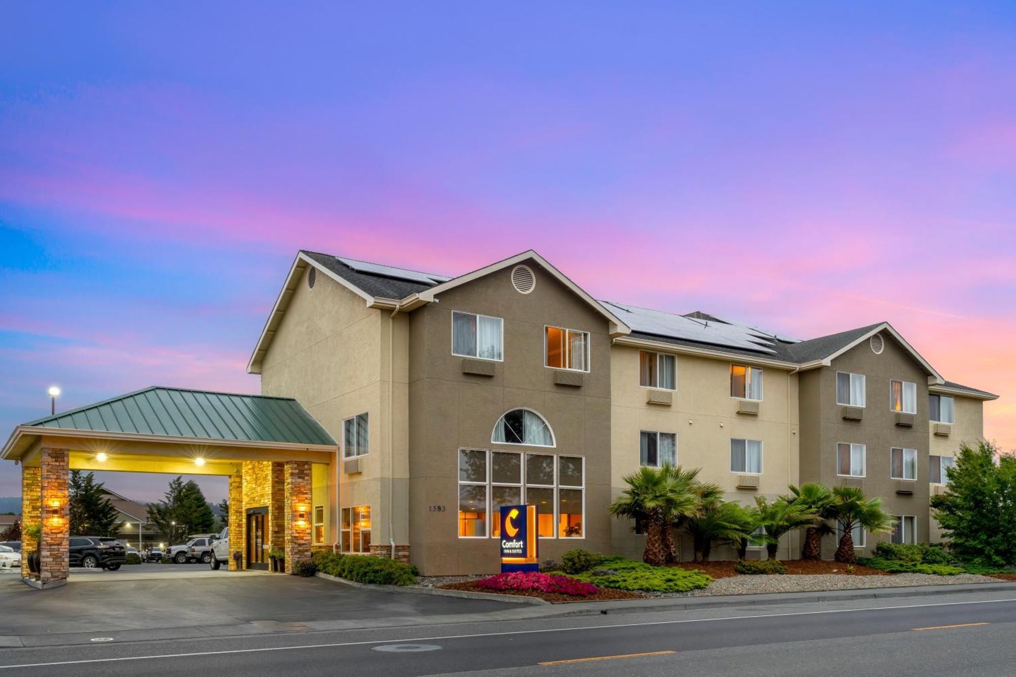 Comfort Inn & Suites Redwood Country Fortuna Exterior foto